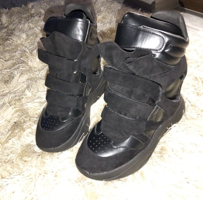 Adidași cu platformă