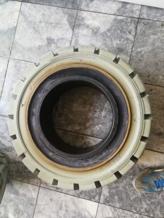 2 гуми за мотокар 23x10-12 Rodaco R2 супереластични бели 450лв. С ДДС