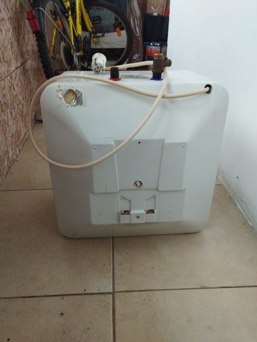Boiler electric 30 litri 1200 w