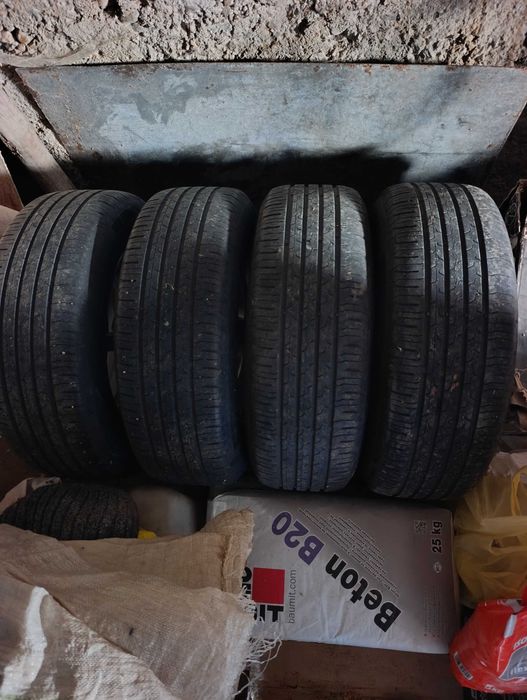 Продавам 4 бр. летни гуми за автомобил Continental 205/60 R16 H