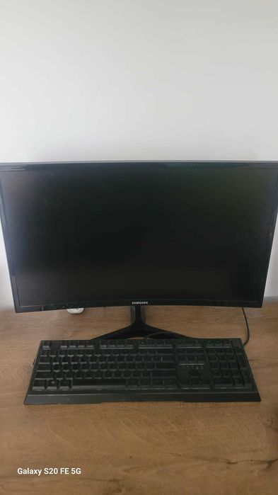 vand calculator+monitor+tastatura +casti