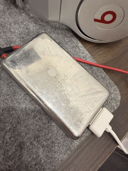 iPod Classic 5.5 30гб, в кастомном корпусе