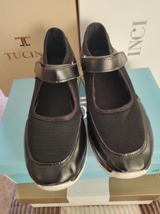 Продам туфли школьные на девочку.