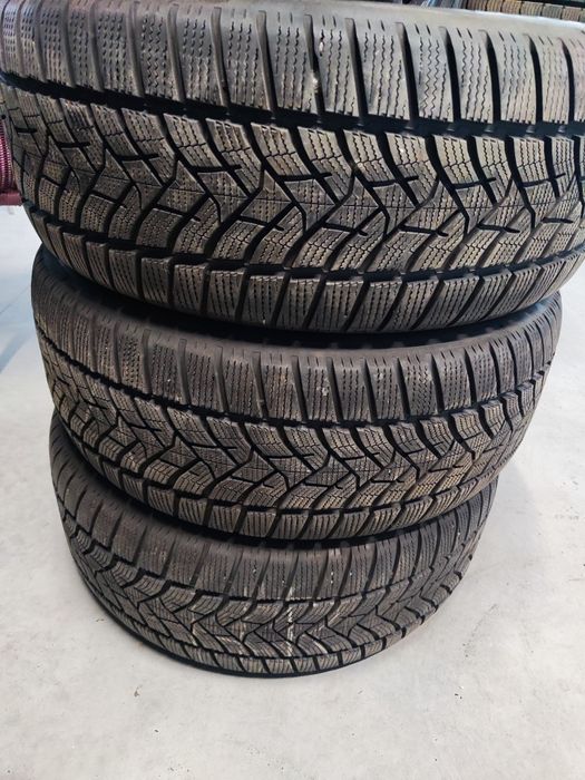 4 бр зимни 235/55/17 Dunlop