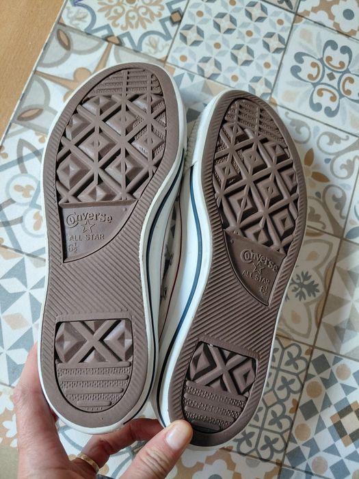 Vand tenesi converse