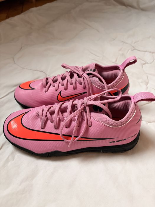 Nike футболни стоножки размер 32
