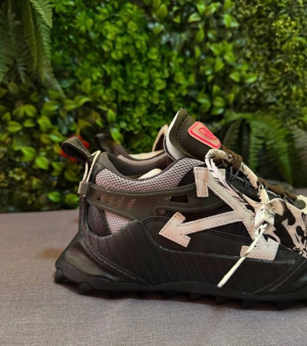 Adidasi off white odsy 1000