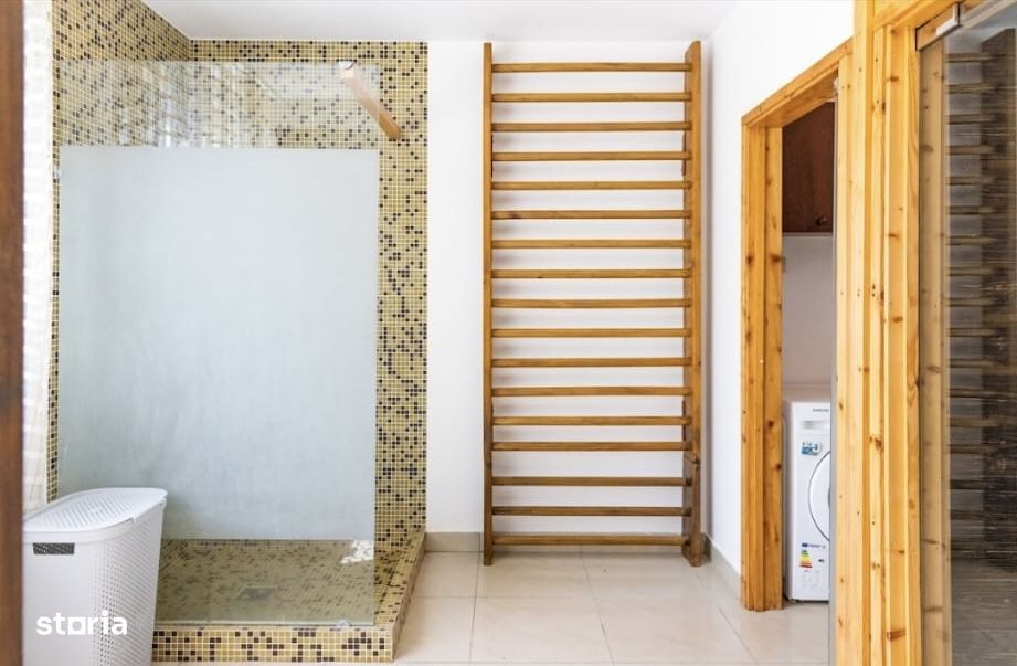 OFERTA ! Casa de vanzare de 250 mp cu teren 1300 mp Sauna/ piscina