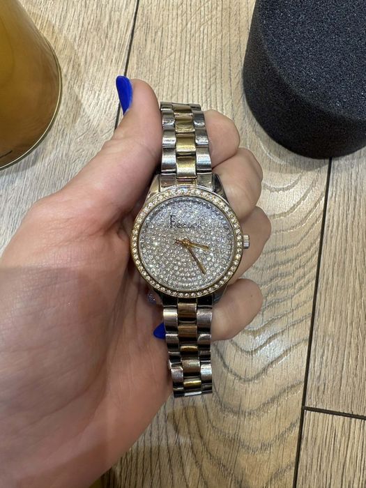 Часовник Freelook