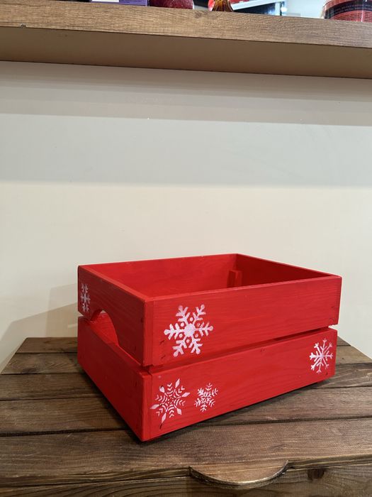 Дървена щайга за корпоративни коледни подаръци