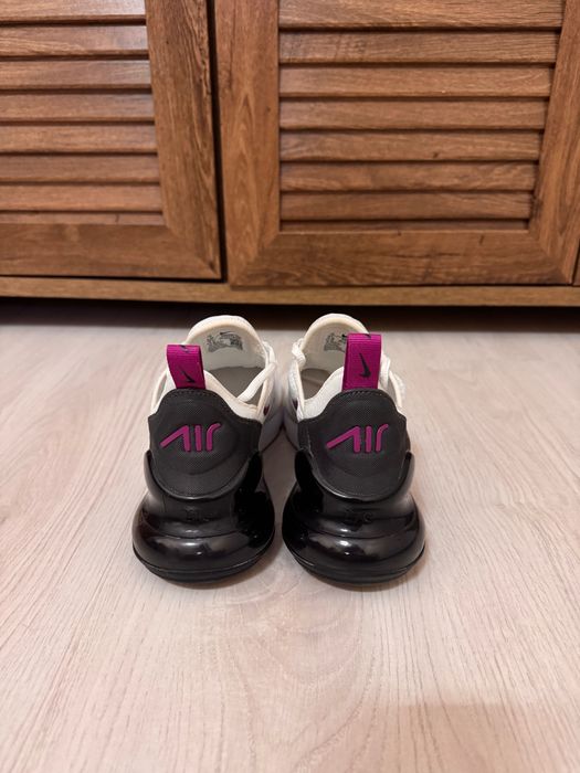 Оригинални дамски обувки Nike Air Max 270 38