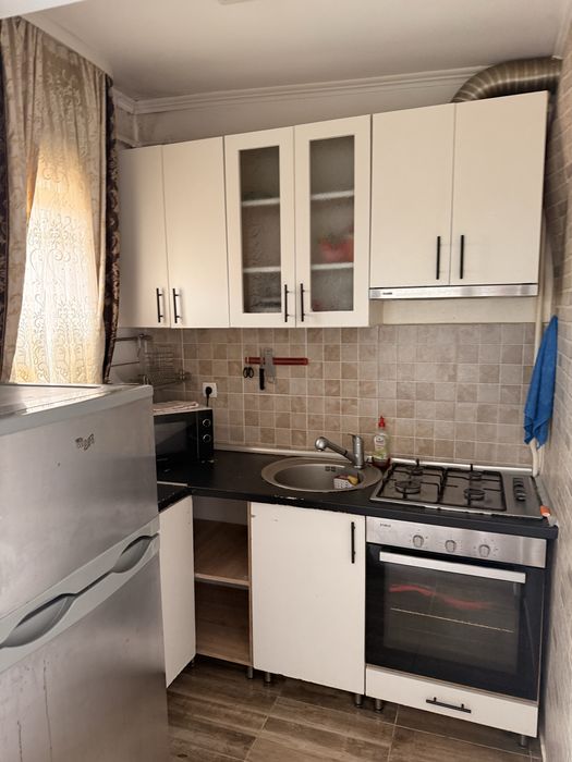Apartament de inchiriat/ b dul Closca in spate la liga