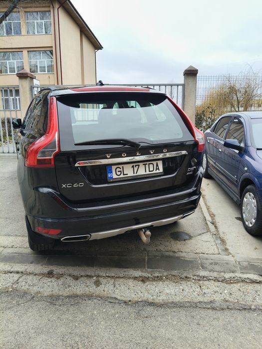 Volvo XC60 D5 AWD 220 cp – masina care face mai multe decat soferul .