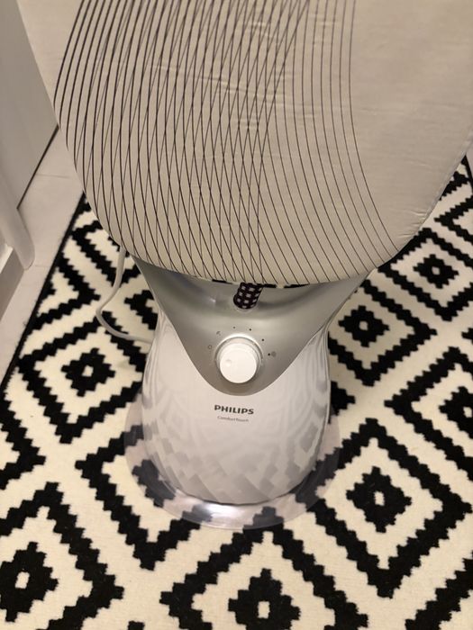 Aparat calcat vertical cu aburi Philips Comfort Touc