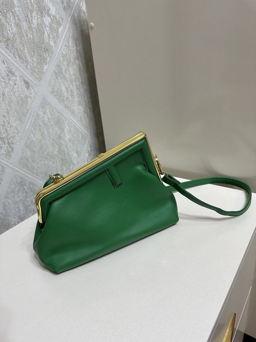 Продается новая сумка Fendi