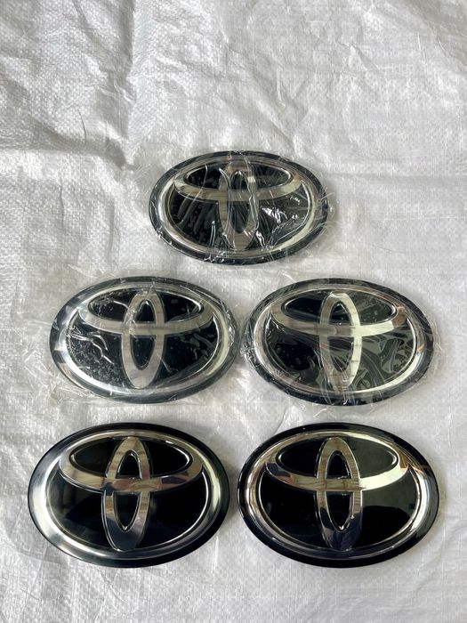 Эмблема под дистроник Camry 70/75 Камри 70/75