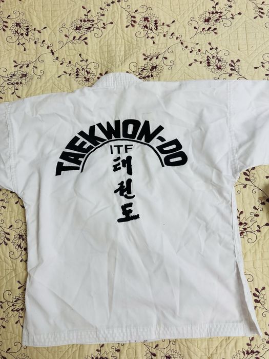 Продам кимоно для таэквандо