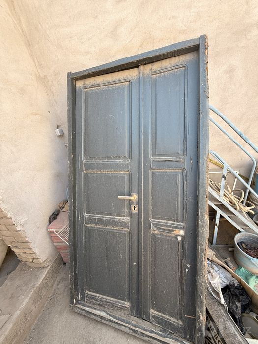 Eshik sotiladi 2 tasi bor