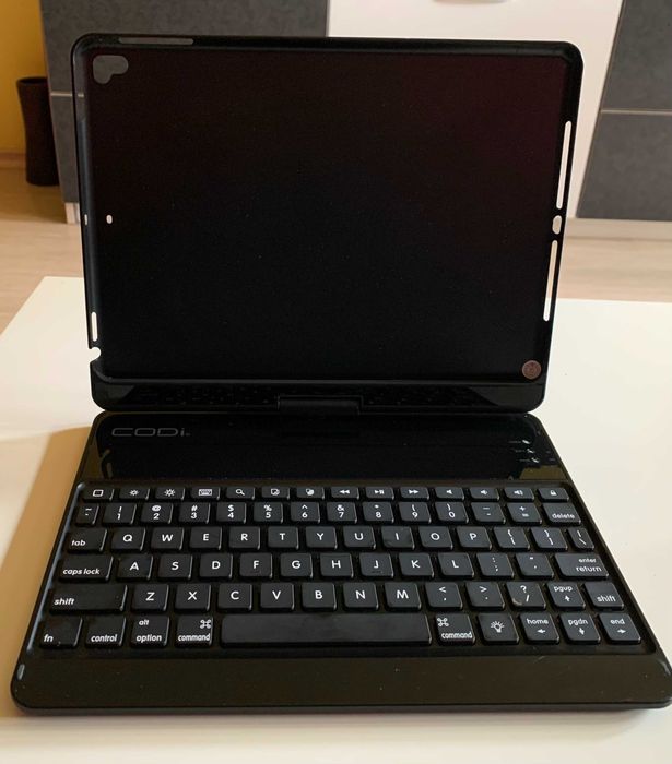 6 в 1 - 360 гр. въртящ се,Bluetooth кейс,Codi за iPad,9,7'',четете..