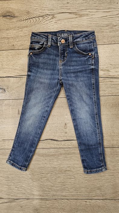 Дрехи на Guess момиче на 2-години, размер 88-96