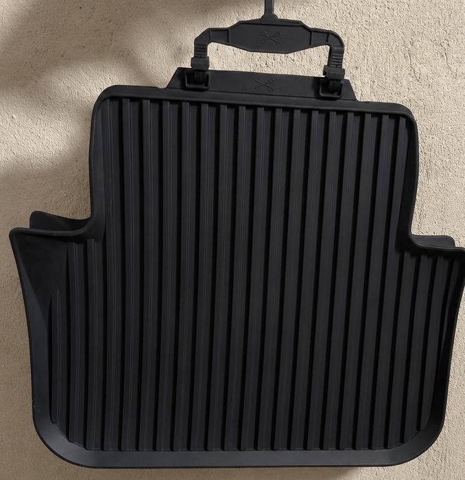 Задни оригинални гумени стелки Audi A4 (8K) – OEM 8K0061511041