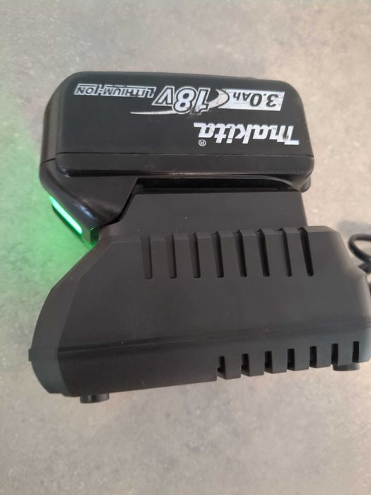 Încărcător Makita 18v tip DC18RC