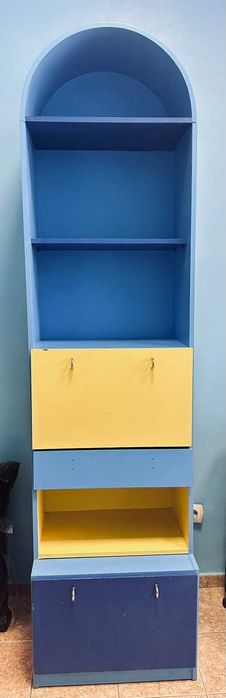 ПОДАРЯВАМ Ученическо бюро и шкаф