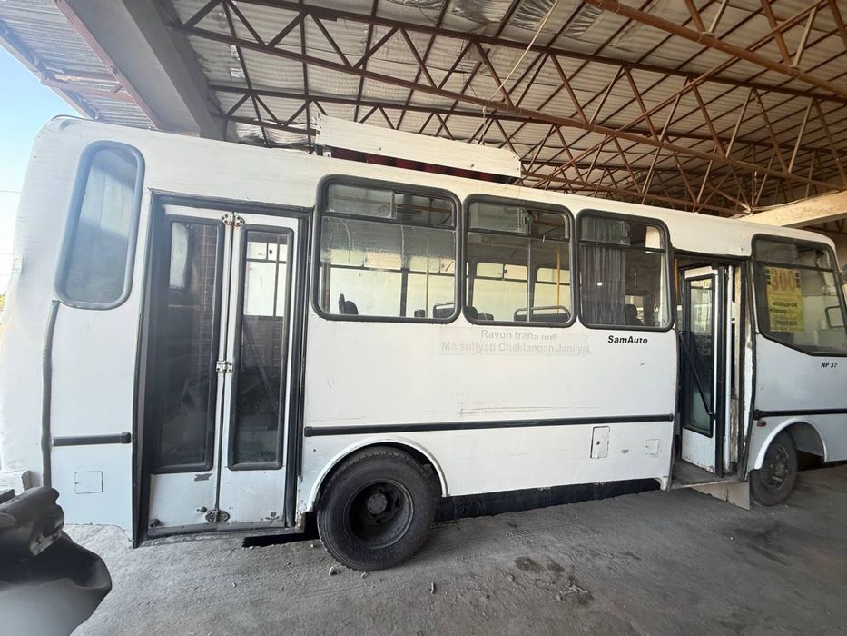 isuzu avtobus sotiladi