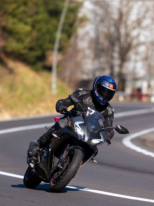 CFMOTO 300SR – 2025 – stare impecabilă – garanție 4 ani și jumătate