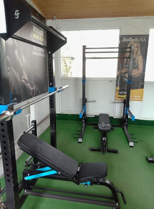 Aparate fitness triceps biceps trapez spate picioare