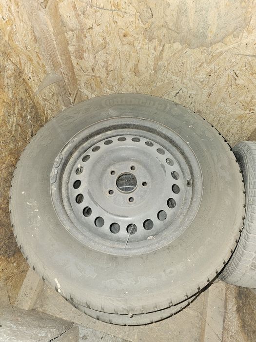 215 / 70 R 16 iarna Continental