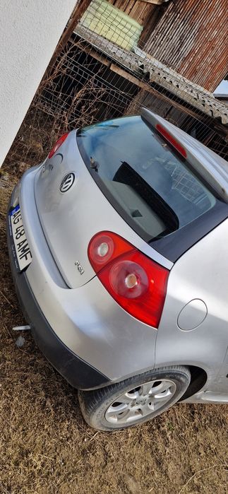 Volkswagen Golf 5-1.4 FSI