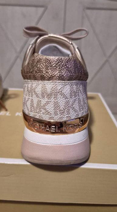 Спортни обувки Michael Kors
