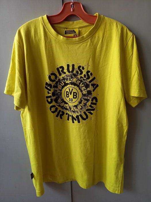 Тениска AC Milan, Borussia Dortmund, долнище PSG и Macron за вратар