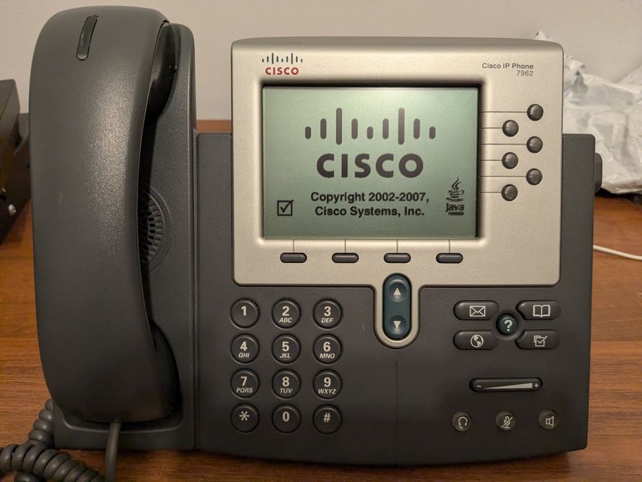 IP телефоны Cisco 7962G и CP-3905
