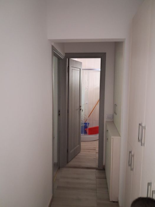 Închiriez apartament