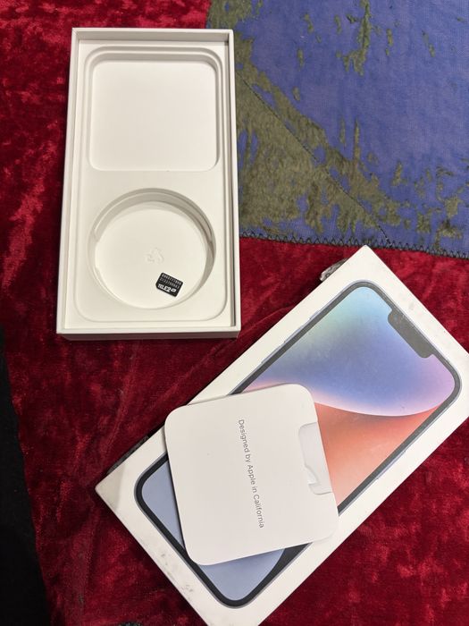 продам айфон базовый 14