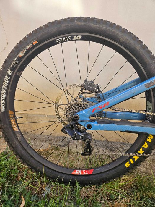 Specialized demo race