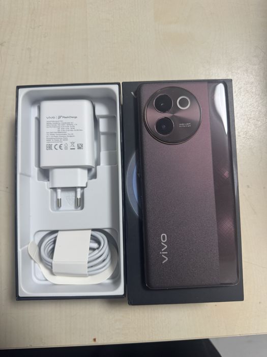 смартфон Vivo V30e