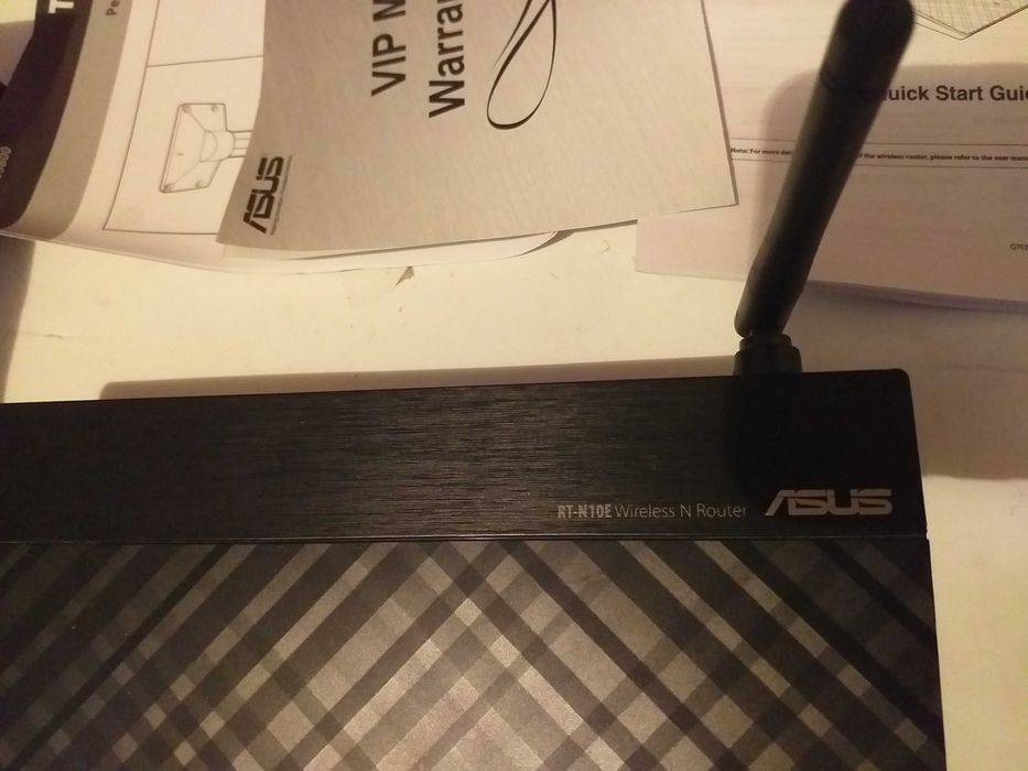 3 Router marca:ASUS RT-12 E,viteza 300Mbps;-Asus RT-N10E+TENDA