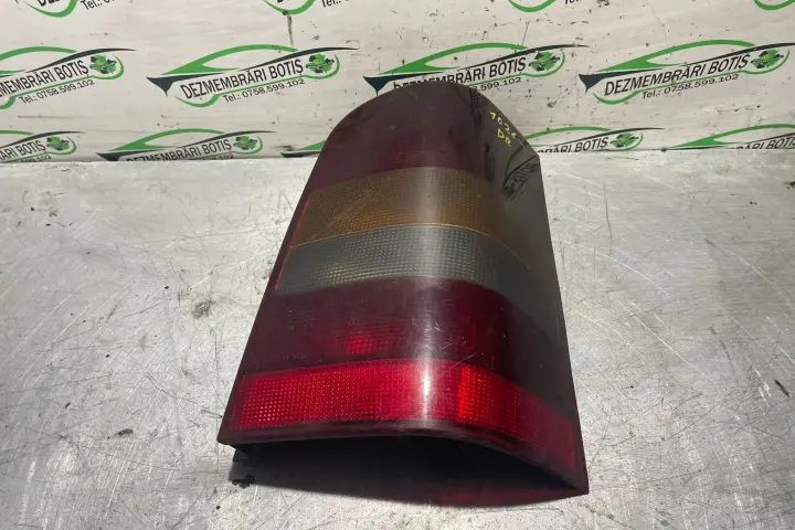 Soclu becuri lampa stop pe aripa dreapta Mercedes-Benz Vito 2000