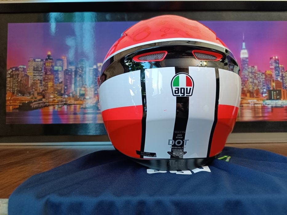 Мото шлем от итальянского бренда AGV