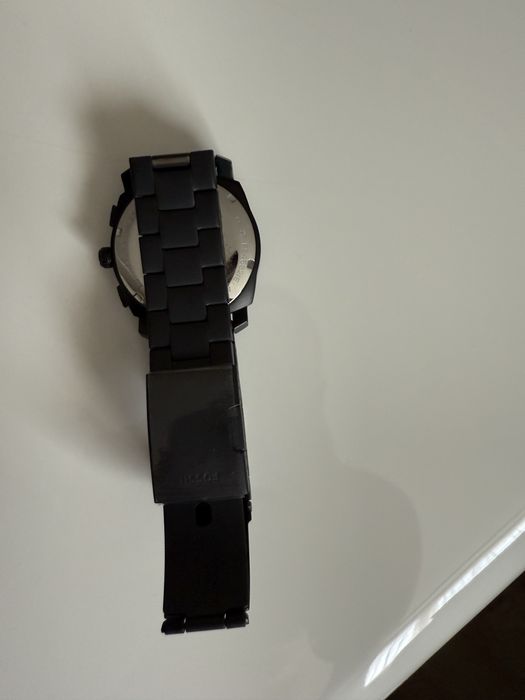 Продавам часовник Fossil