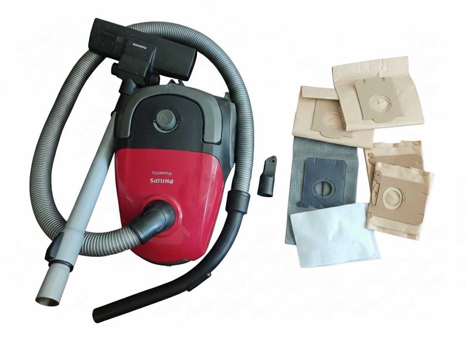 Продавам много добра прахосмукачка Philips PowerGO 750W + аксесоари