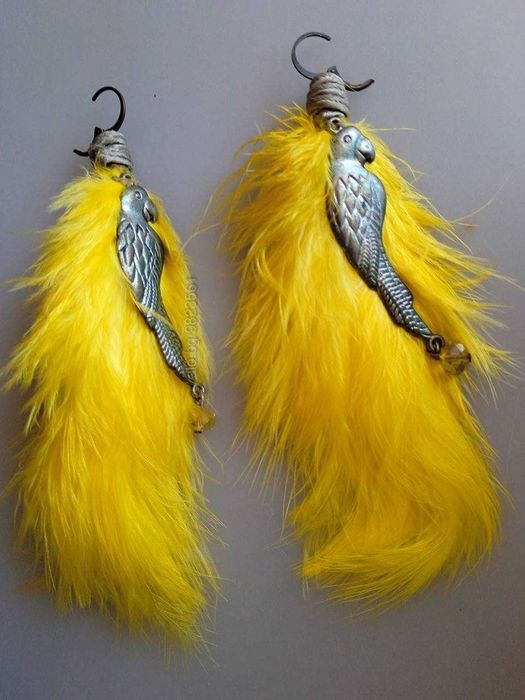 Обеци от птичи пера