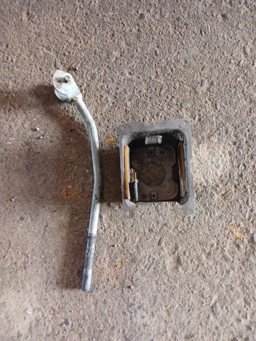 Тумба кулисы Ауди 100 старушка