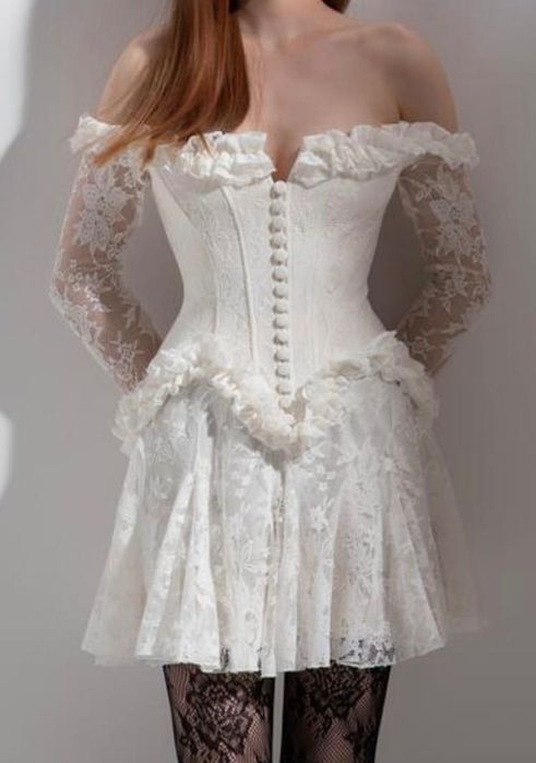 Дантелена рокля CLICHE