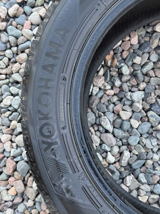 Yokohama зима 215/55 R17