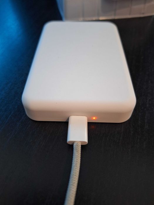 Battery Pack 10000mAh MagSafe, cablu USB-C inclus, nou
