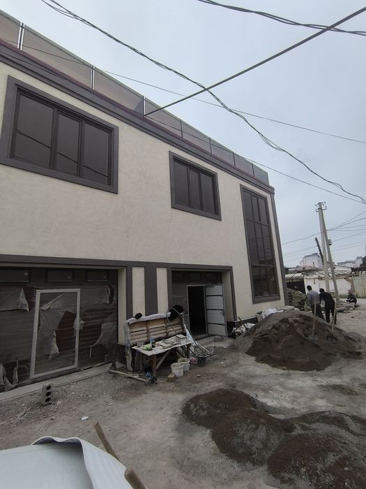 Новый евро дом . 3 уровня 6 комнат. 1,4 сотки . Терраса на крыше